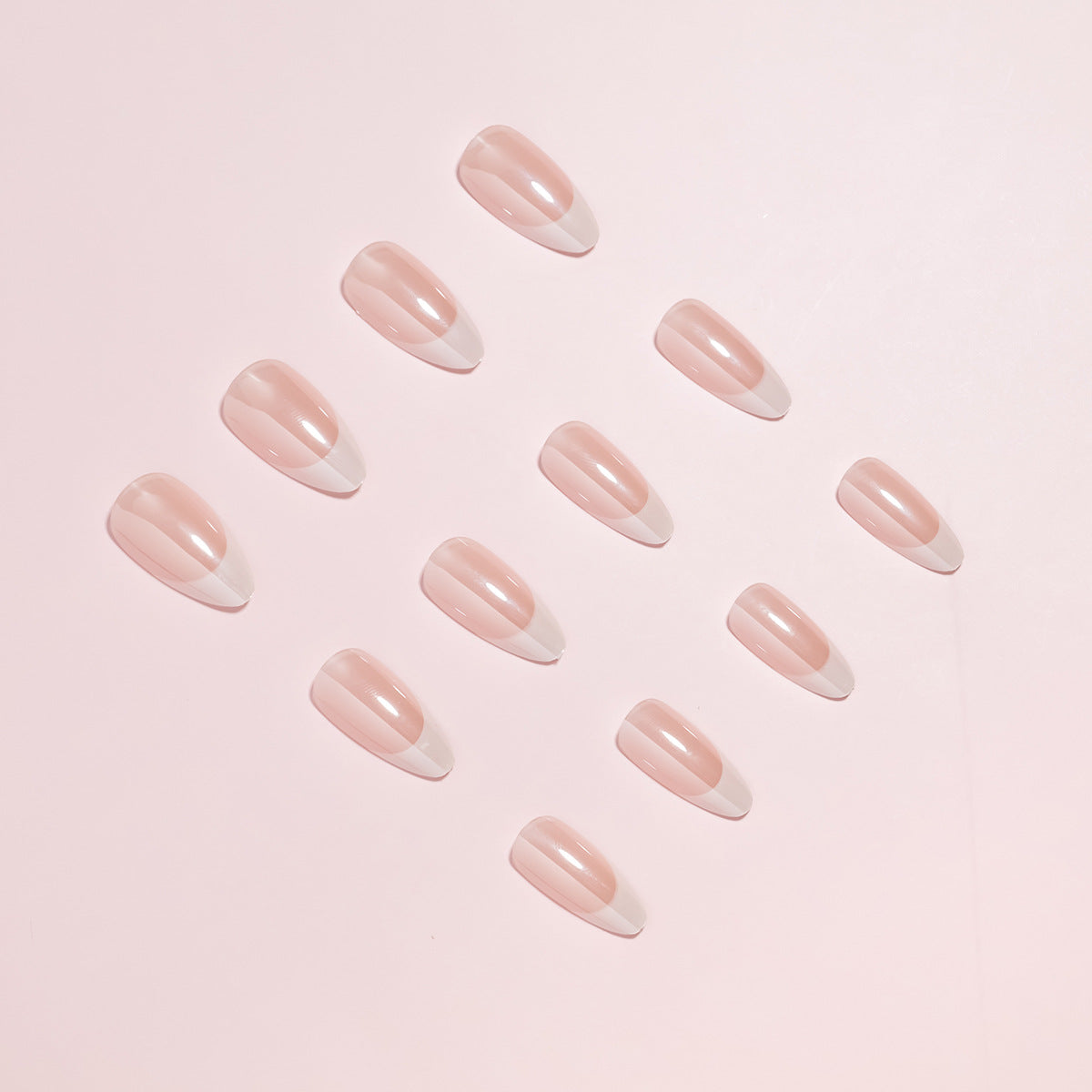 Elegantes French Tip Nagelkunst-Set Brehn