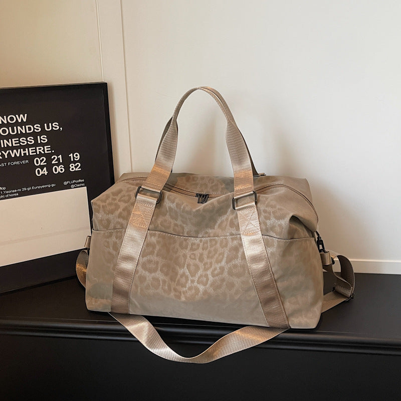 Sportliche Reisetasche mit Strukturiertem Obermaterial Brehn