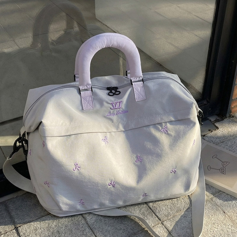 Stylische bestickte Reisetasche Brehn