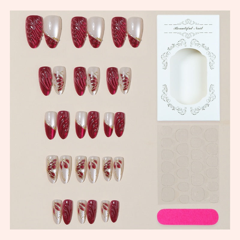 Kunstnagelset mit glamourösem 3D-Design und luxuriösen Verzierungen Brehn