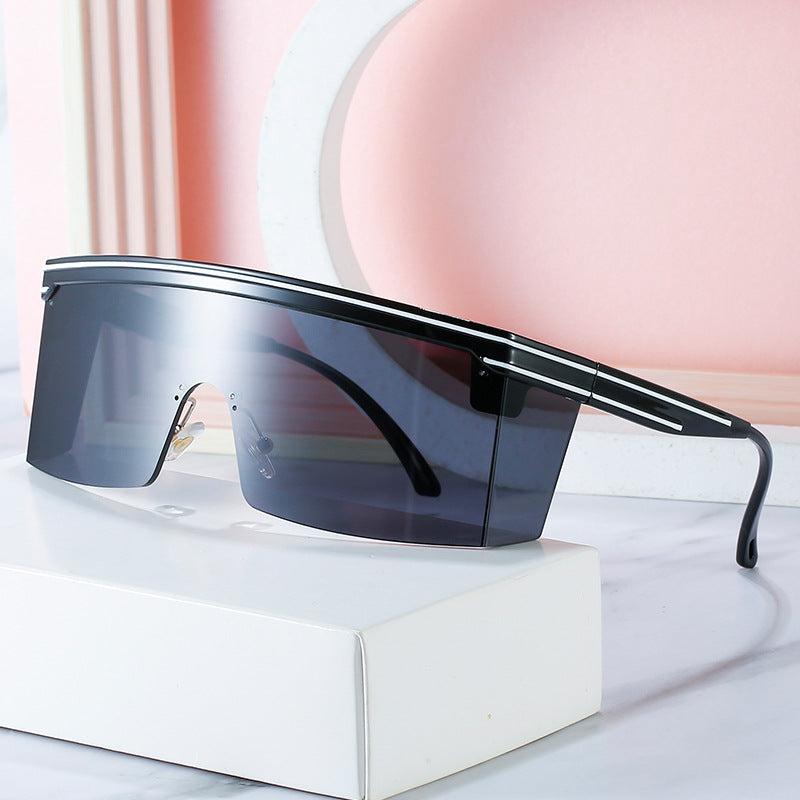 Damen Sportliche Sonnenbrille mit futuristischem Design und störungsfreiem Sichtfeld Brehn