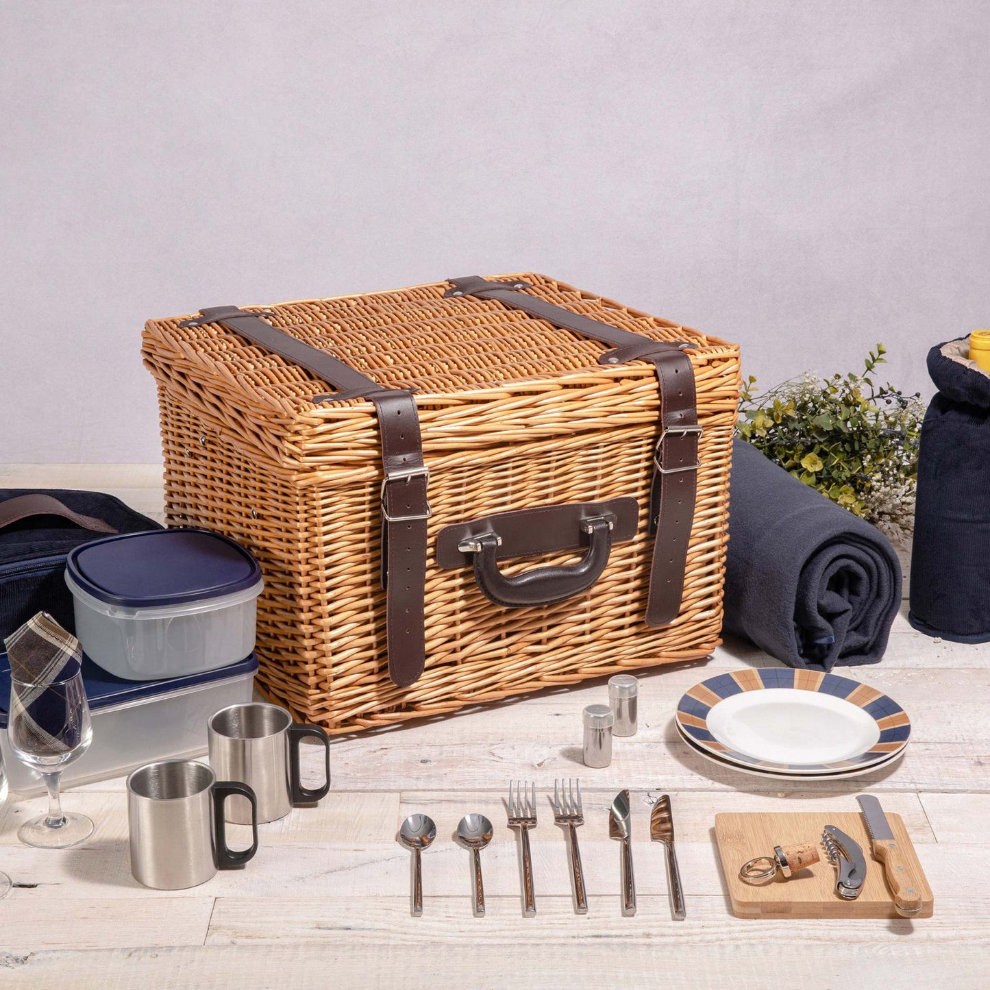 Damen Luxus Picknickkorb mit umfangreicher Ausstattung Brehn