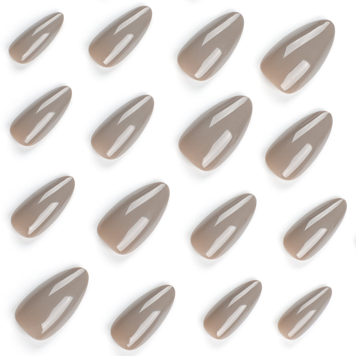 Kunstvolle Stiletto-Nägel mit elegantem Hochglanz-Finish Brehn