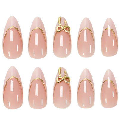 Elegantes Stiletto Press-On Nagelset mit goldenen Akzenten Brehn