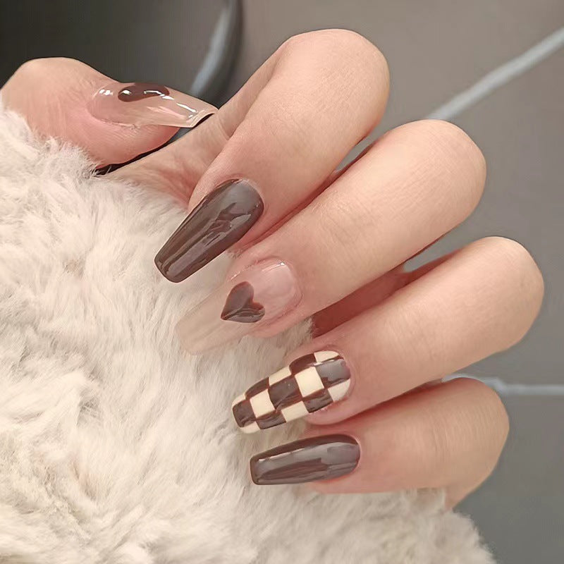 Kunstvolle Stiletto Nagelspitzen Brehn