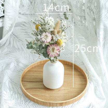 Natürlich getrocknetes Blumenstrauß Arrangement