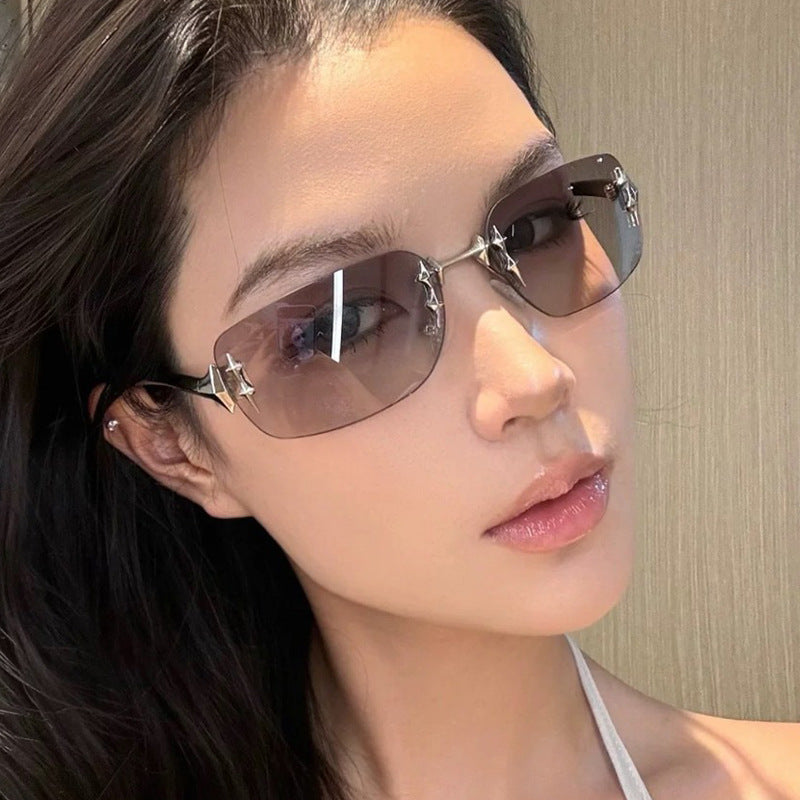 Damen Designer-Sonnenbrille mit aufwändigen Verzierungen Brehn