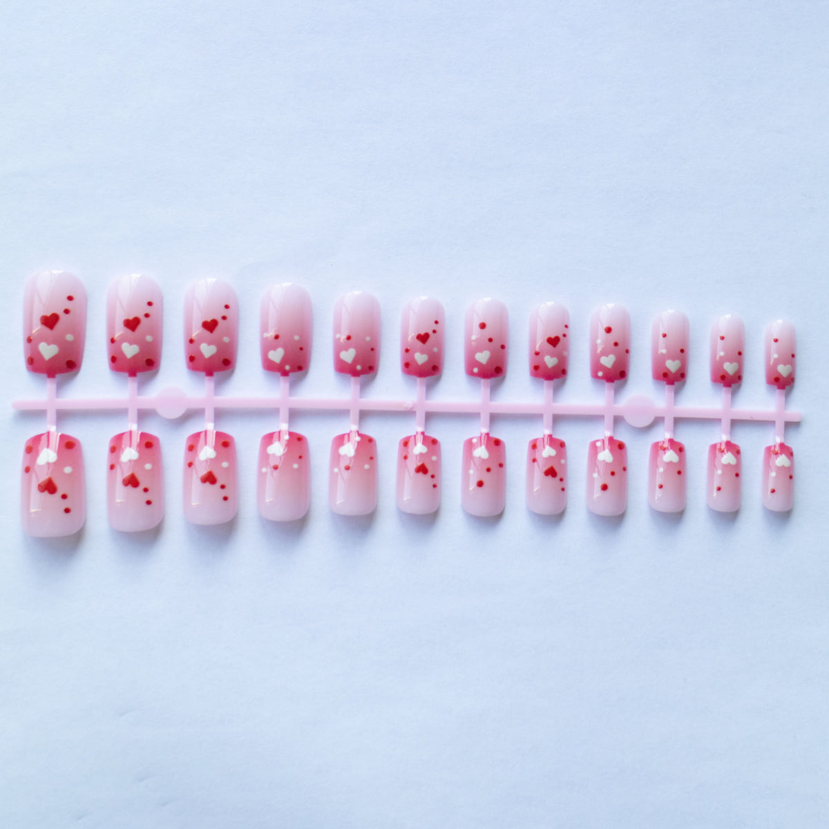 Herz-Themen-Acrylnageldesign