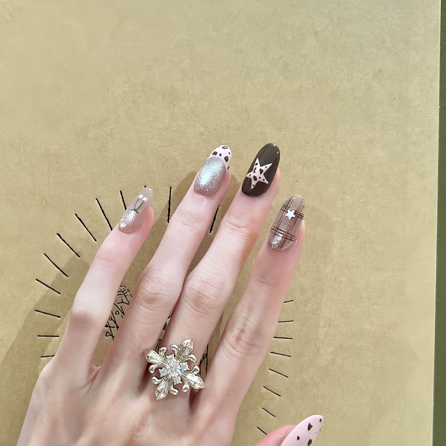 Kunstnägel Im Eleganten Blumen-Design Brehn