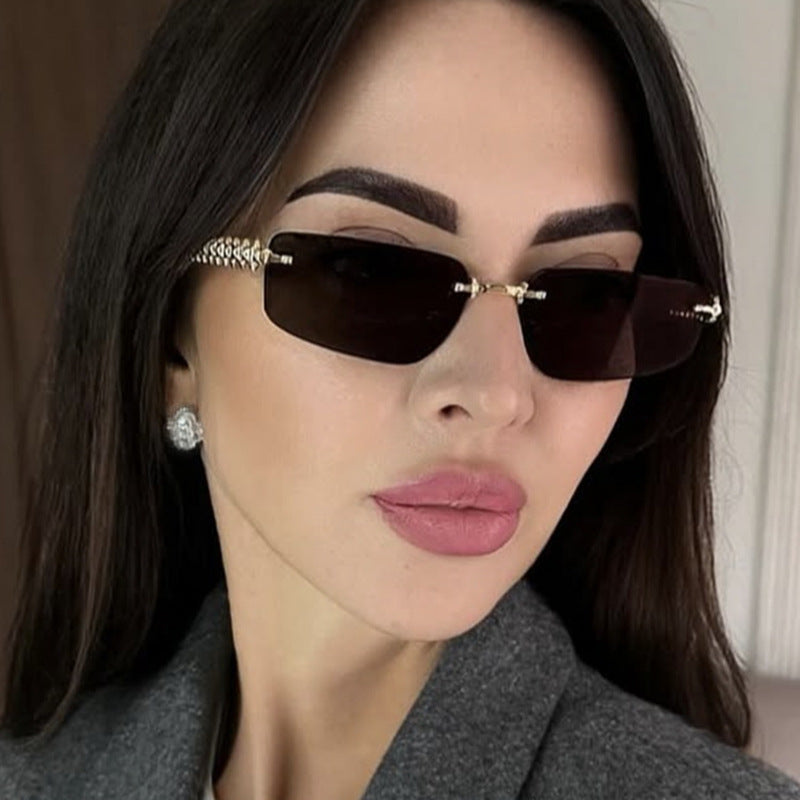 Damen quadratische Sonnenbrille mit filigranem Rahmen und luxuriösen Akzenten Brehn