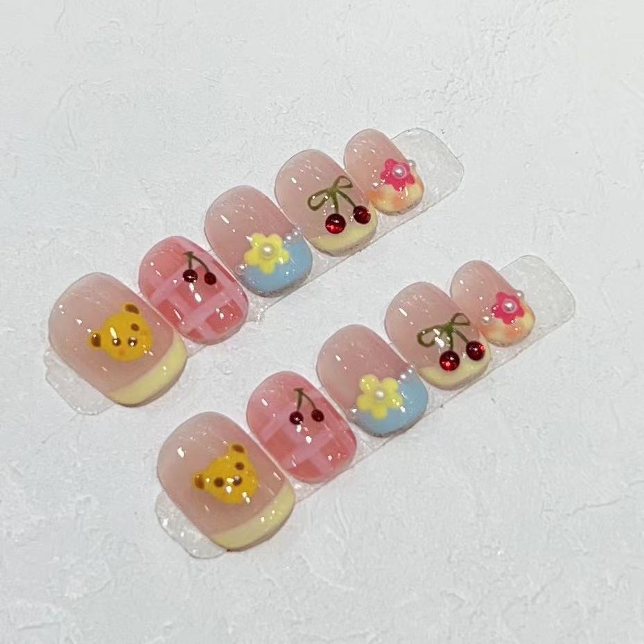 Verspielt Charakterdesign Press-On Nagelset Brehn