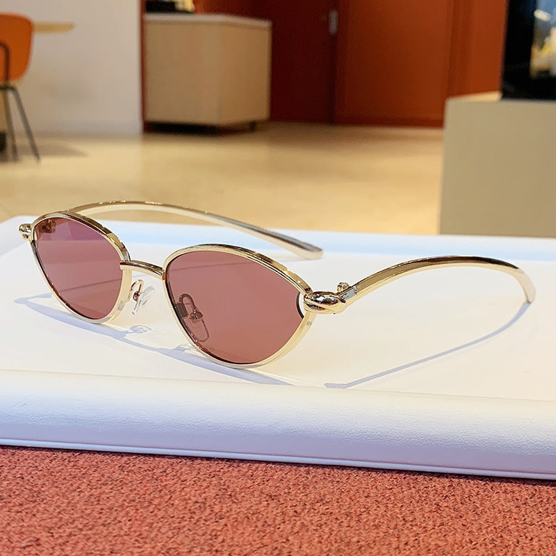 Damen Designer-Sonnenbrille mit elegantem Metallgestell und schützenden Gläsern Brehn