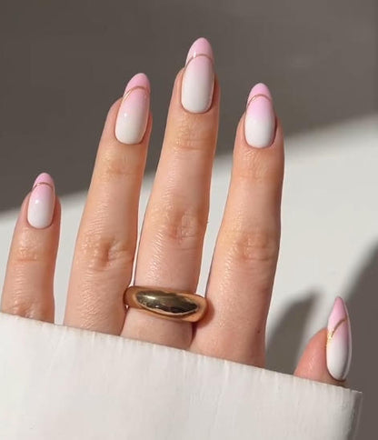 Kunstnagelset mit eleganten Verzierungen Brehn