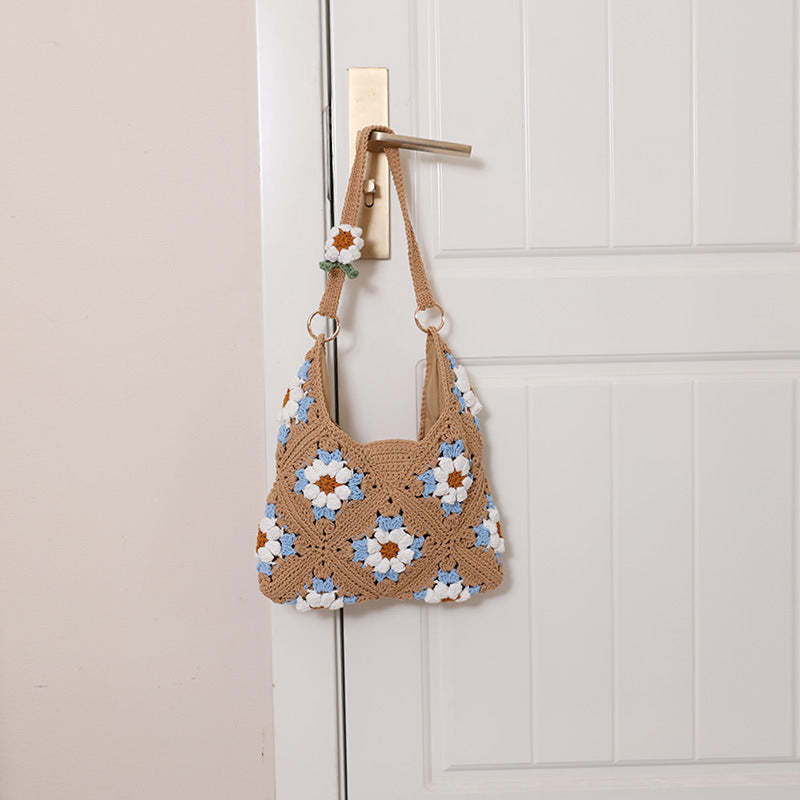 Damen Handgeknüpfte Schultertasche mit floralen Akzenten Brehn