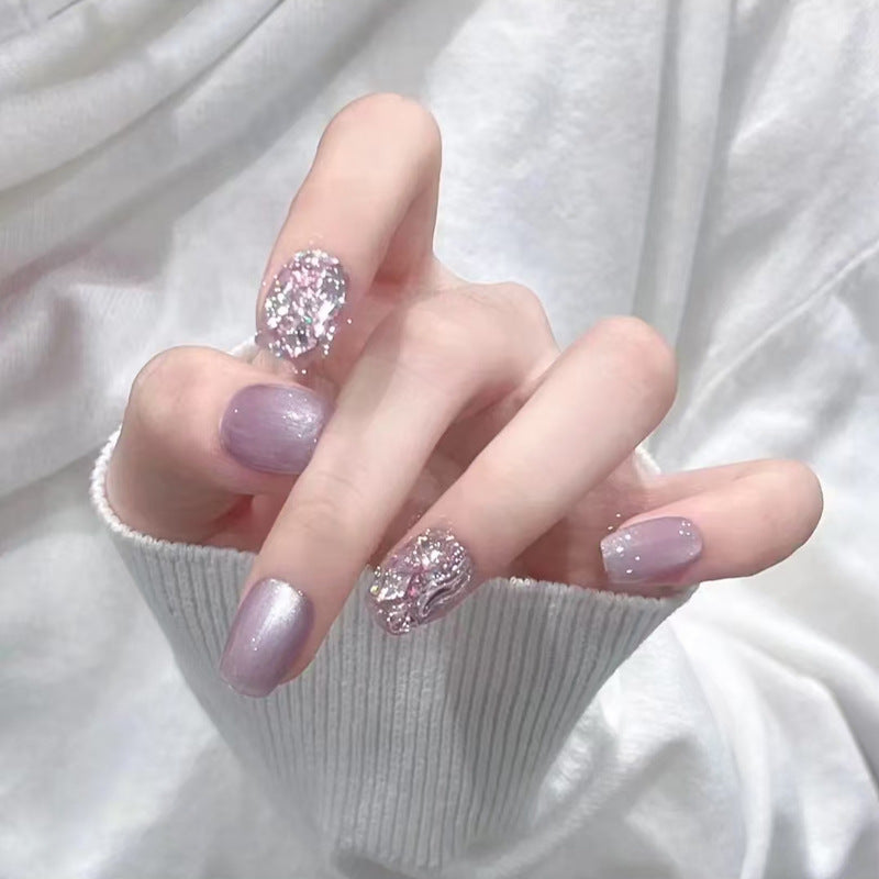 Kunstnagelset mit Glitzer- und Metallic-Effekten Brehn