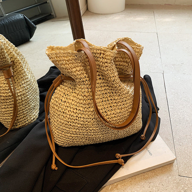 Lässige Strohtasche mit Modernem Kordelzug Brehn