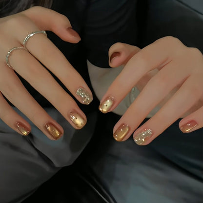 Premium Dekorative Press-On Nagel Set mit Goldakzenten Brehn
