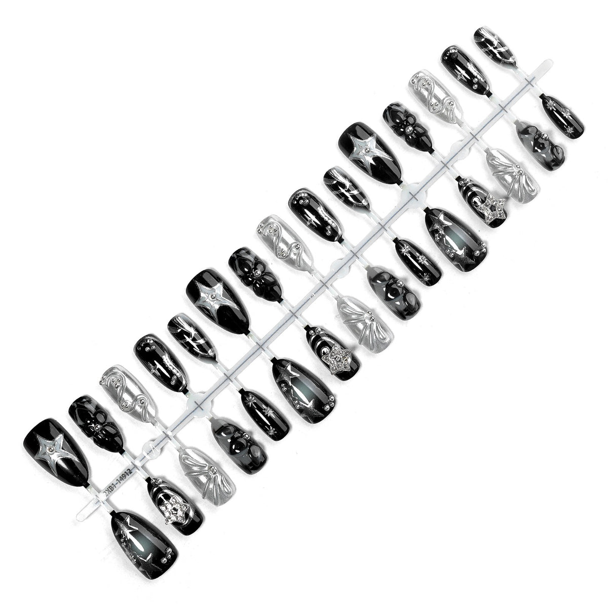 Kunstnagelset mit glamoureusen Designs und einzigartigen 3D-Elementen Brehn