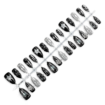 Kunstnagelset mit glamoureusen Designs und einzigartigen 3D-Elementen Brehn