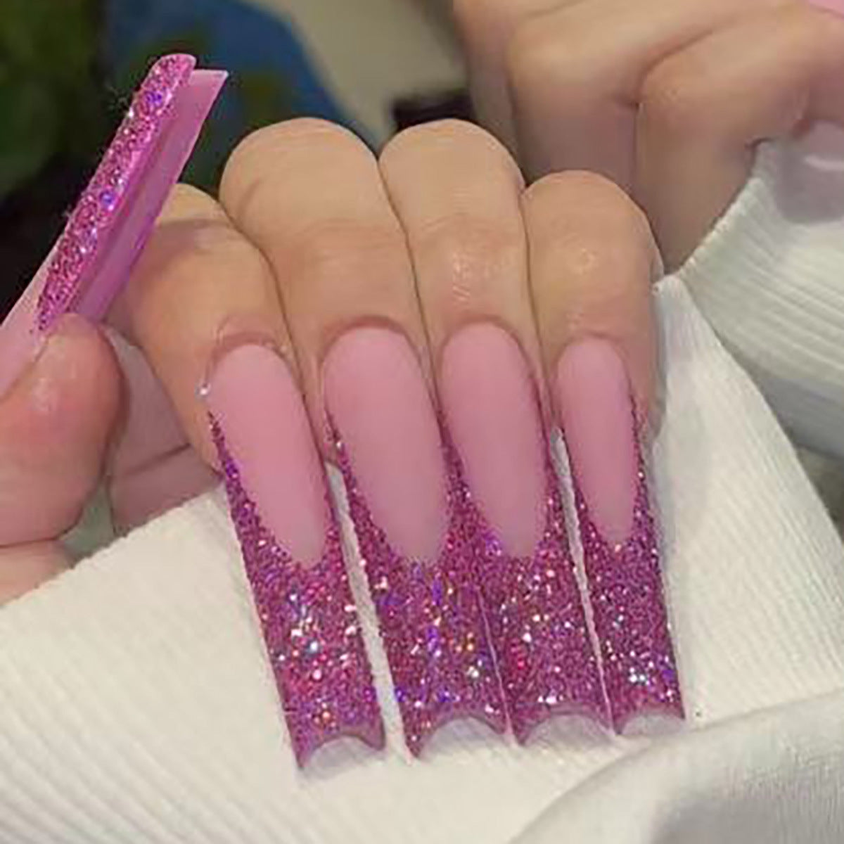 Glamouröse Glitter-Akzent Stiletto Press-On Nägel Brehn
