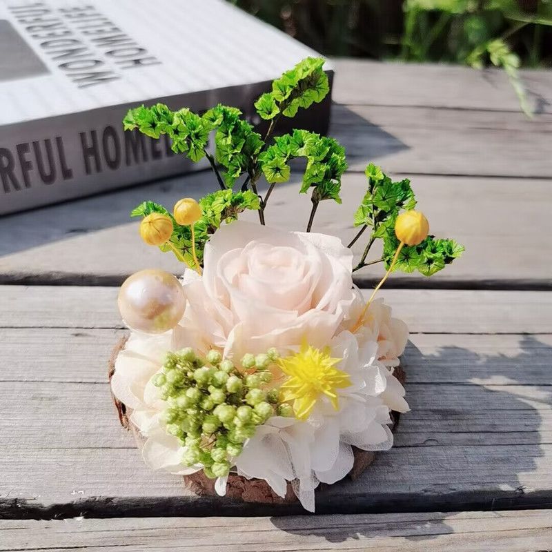 Natürliche getrocknete Blumenarrangements