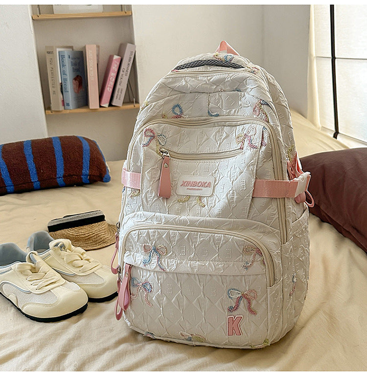Dekorativer verziierter gesteppten Schulrucksack