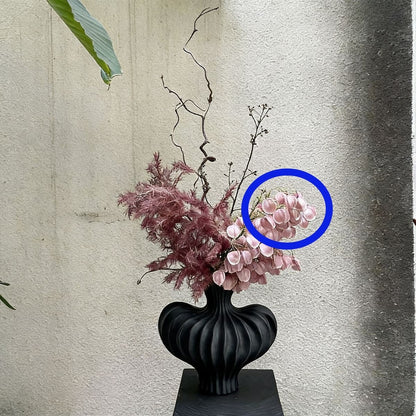 Elegante dekorative Blumenarrangement