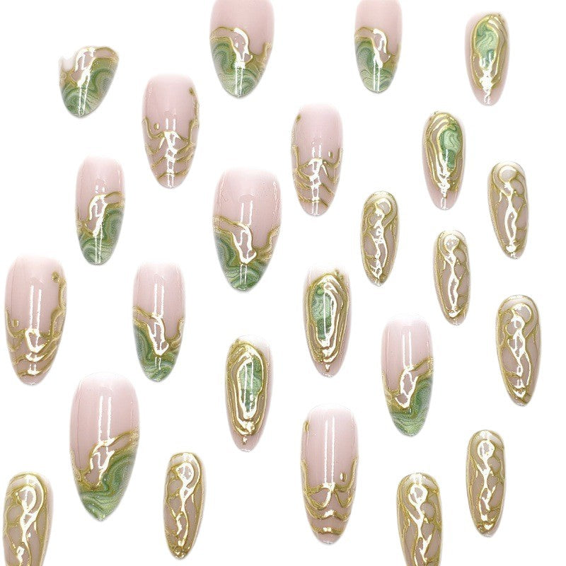 Kunstvolle Nail Art Brehn