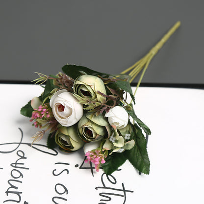 Realistischer Künstlicher Rosenstrauß