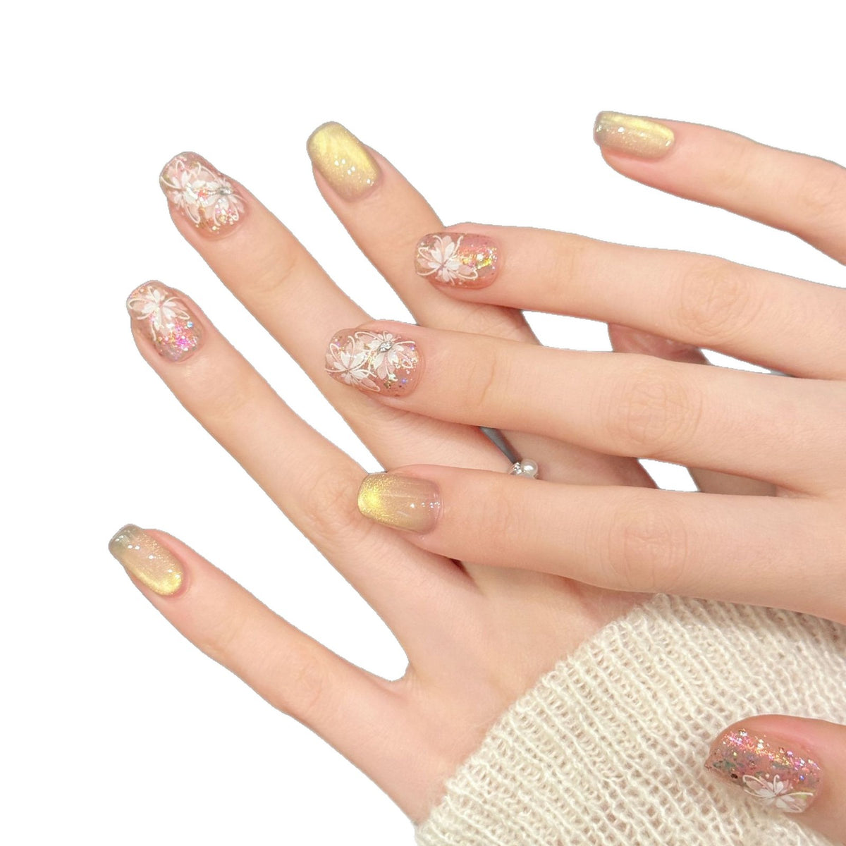 Zart floral akzentuiertes Press-On Nail Art Set