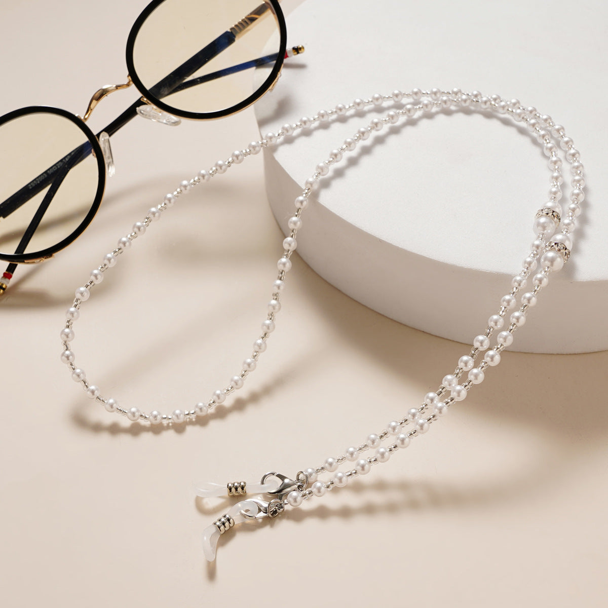 Elegante Perlenverzierte Brillen Kette Brehn