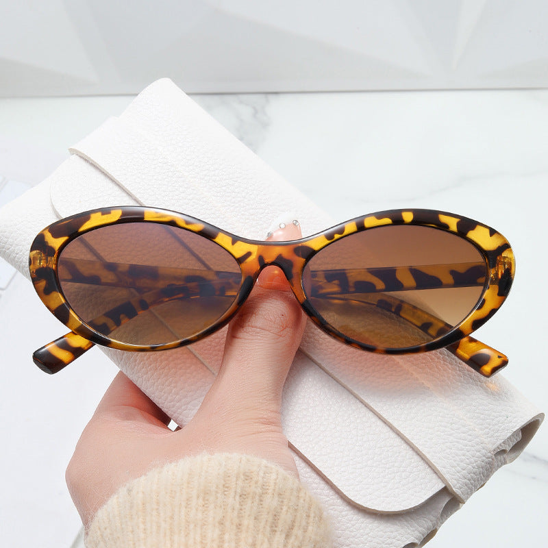 Damen stylische Cat-Eye Sonnenbrille mit sanften Kurven und UV-Schutz Brehn