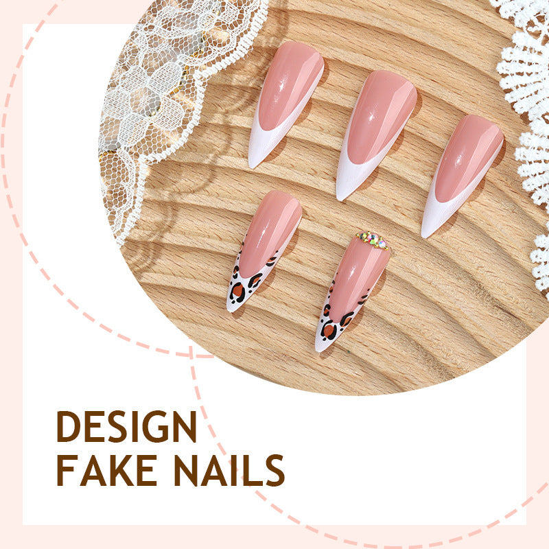 Kunstnagelset mit elegantem Spitzen-Design Brehn