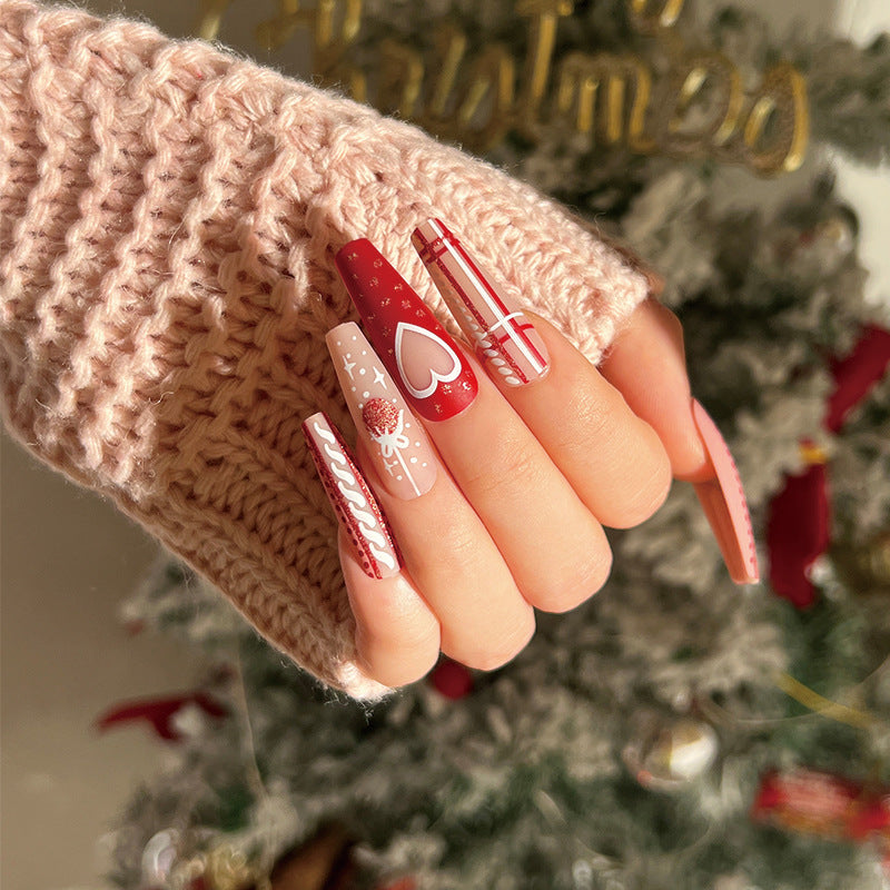 Kunstvolle Nagelkunst mit floralem 3D-Design Brehn