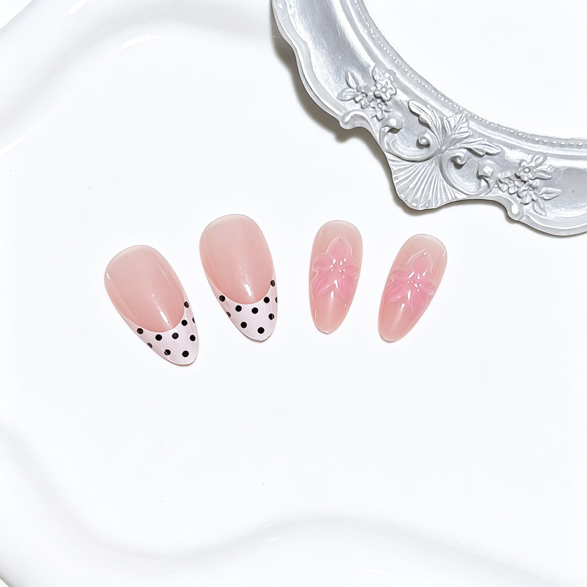 Elegante florale Design Press-On Nagelspitzen Brehn