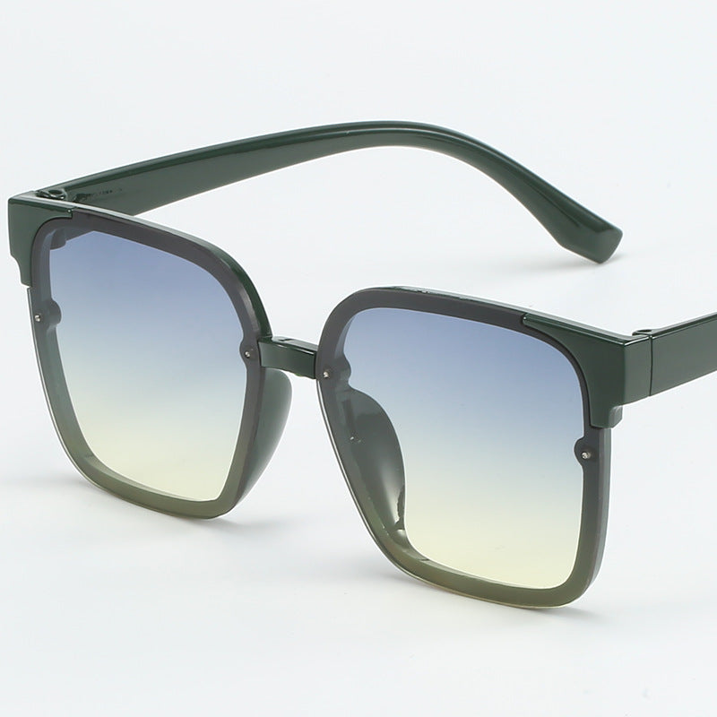 Damen moderne quadratische Sonnenbrille mit UV-Schutz und robustem Rahmen Brehn