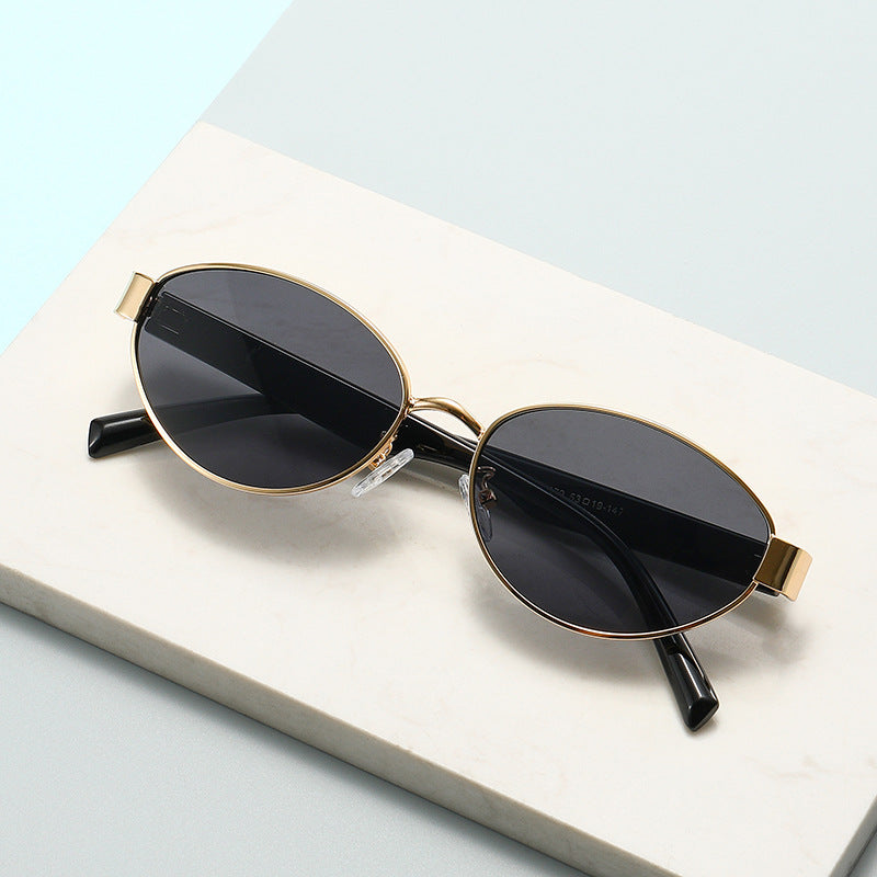 Modische Sonnenbrille Im Modernen Stil Brehn