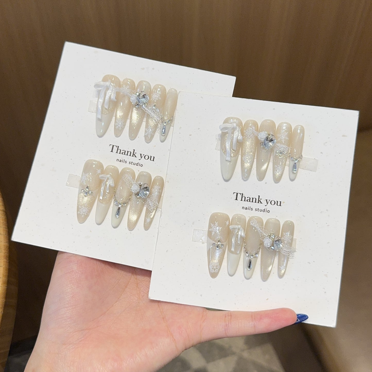 Kunstnagel Set mit Festlichem Design Brehn