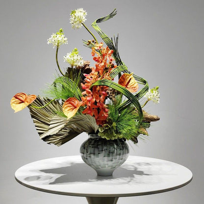 Aufwendige künstliche Blumenarrangement