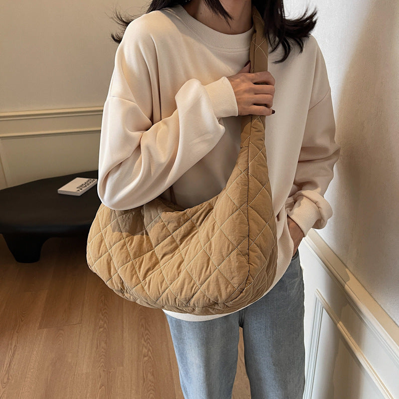 Chic gesteppte Hobo-Handtasche Brehn