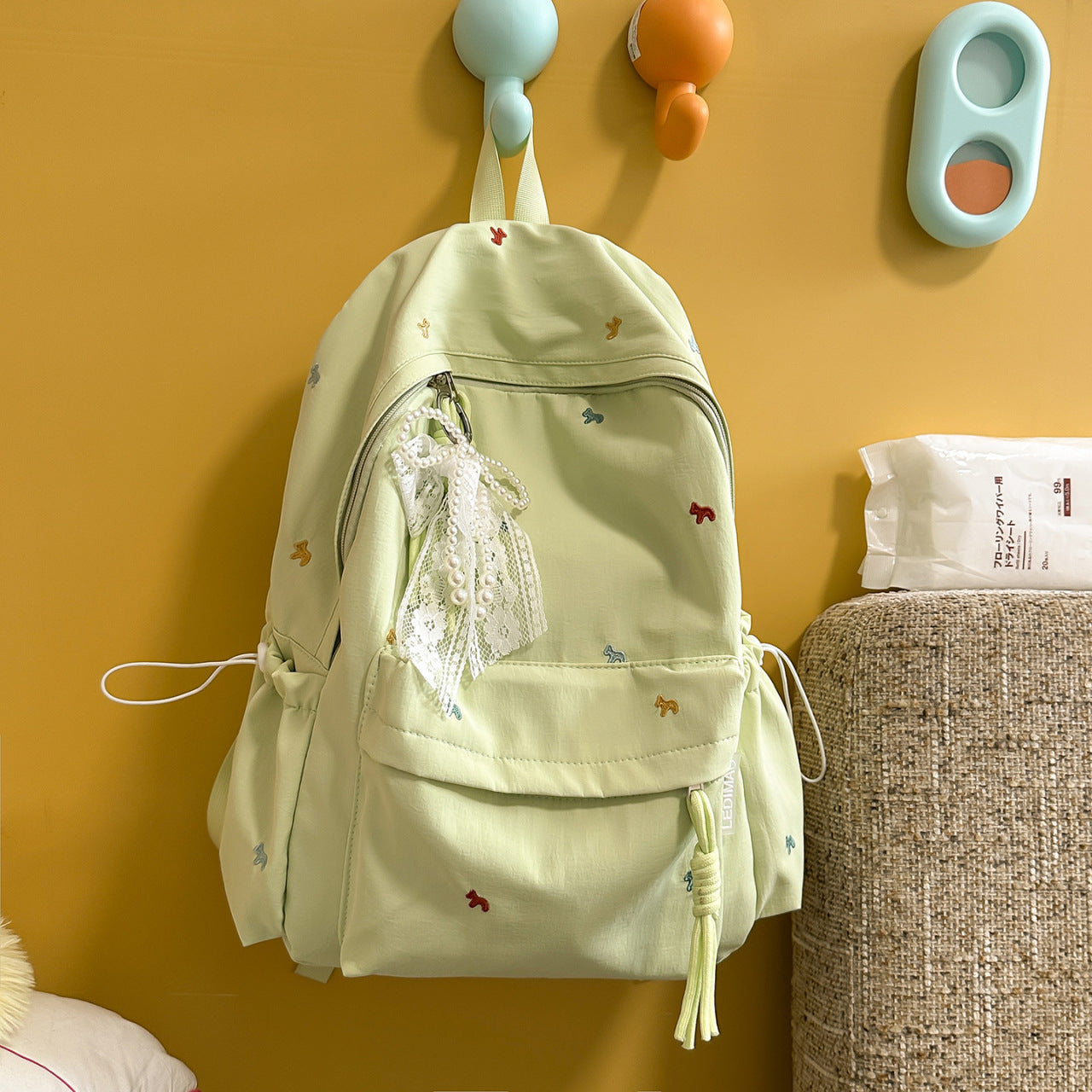 Modischer bestickter Rucksack