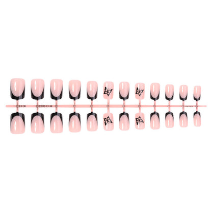 Glamouröses Kunstnagelset mit filigranen Schmetterlingsdesigns Brehn
