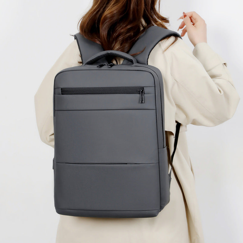 Schlanker multifunktionaler Laptop-Rucksack