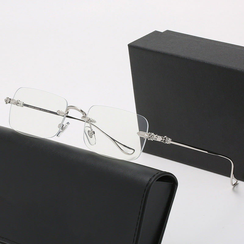 Damen modische Korrektionsbrille mit elegantem quadratischen Rahmen und verzierten Bügeln Brehn