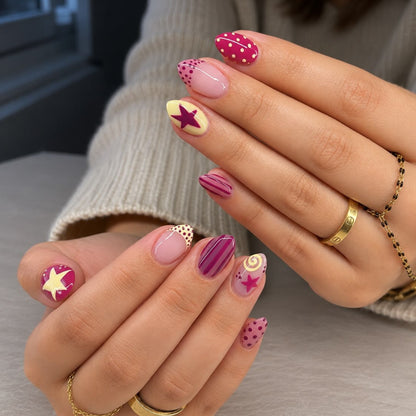 Kunstnagelset mit kreativen Stern- und Spiral-Motiven Brehn