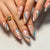 Kunstvolle Nagelkunst mit Glitzer- und Farbverlauf Brehn