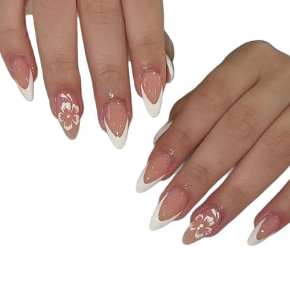 Stylische florale Akzent-Nagelkunst Brehn