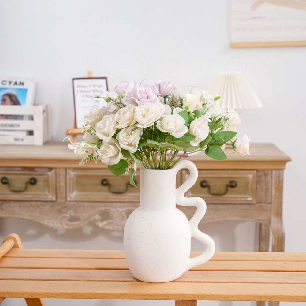 Realistischer Kunstblumenstrauß