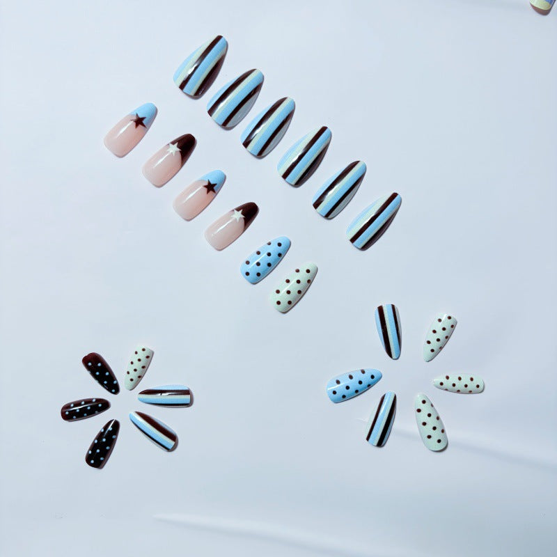Kreatives Nageldesign Brehn