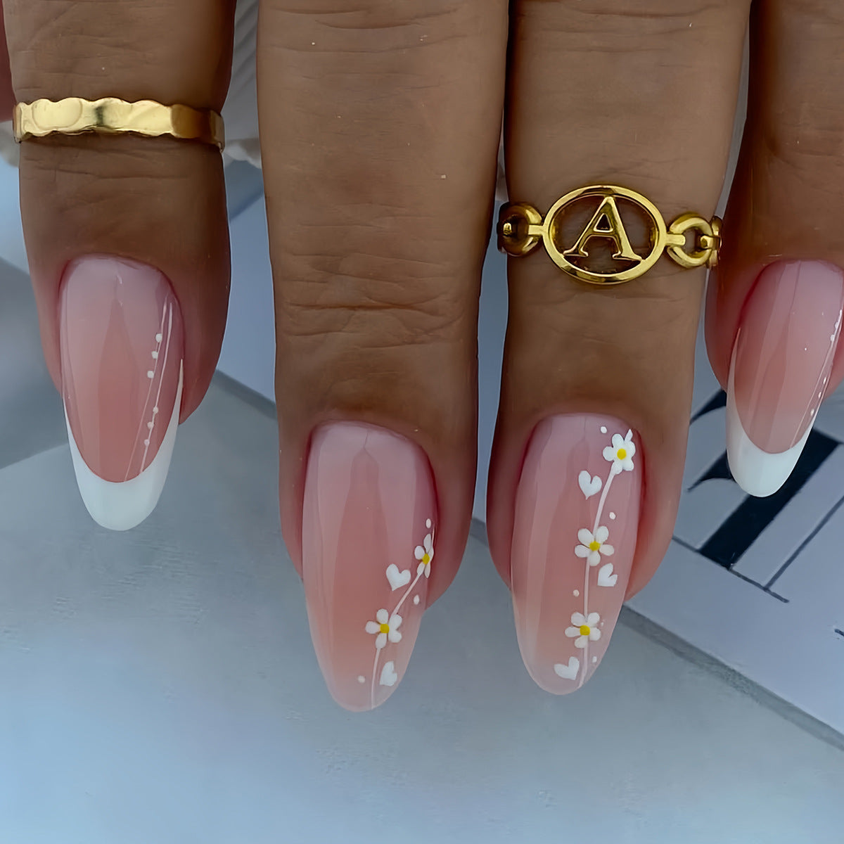 Künstlerisches florales Farbverlauf Press-On Nagelset Brehn